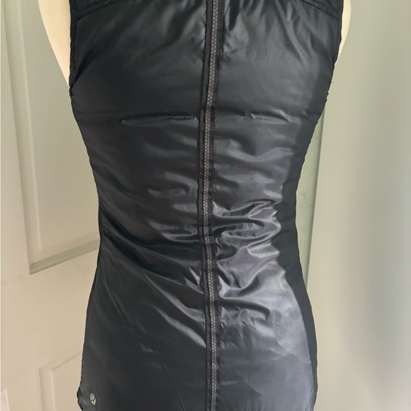 Lululemon reversable vest - Picture 2 of 8